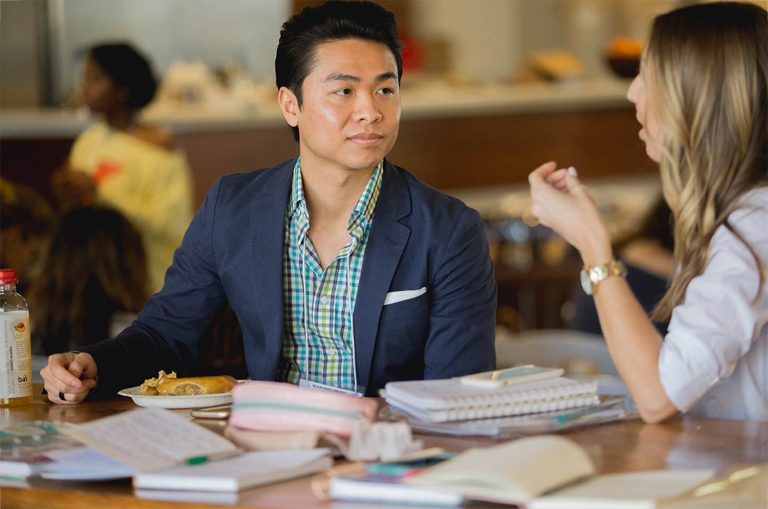16 Networking Tips to Help You Make the Most of a Business Conference