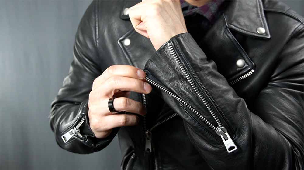 sleeve zipper details