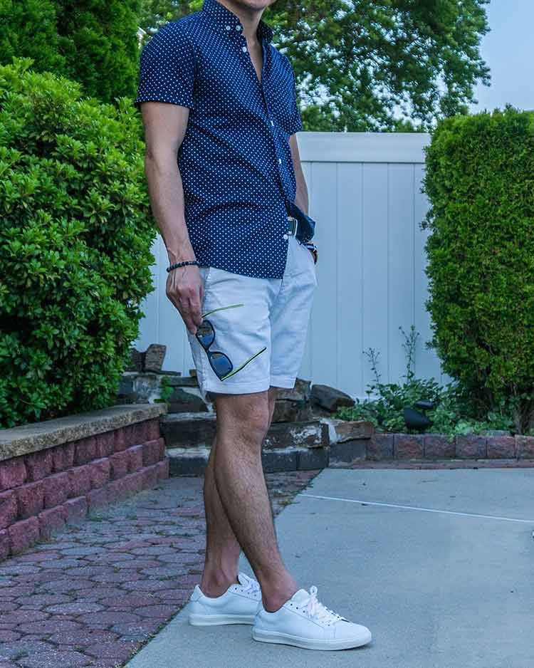 white sneakers with shorts outfit 2