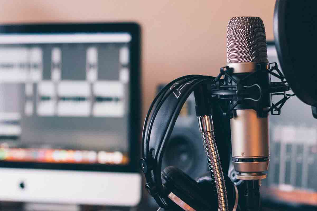 best hobbies free podcasting