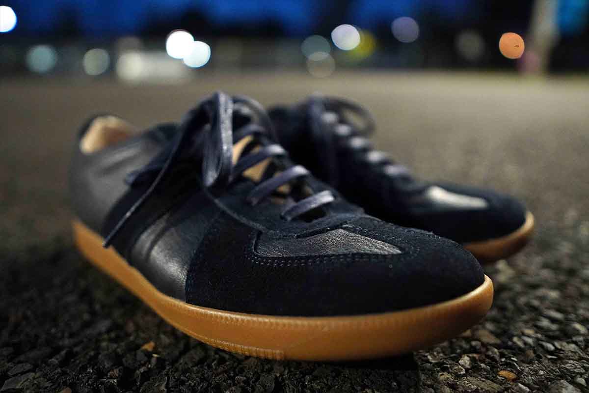 navy morgen trainers angled profile