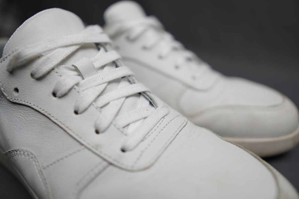 court sneaker white laces